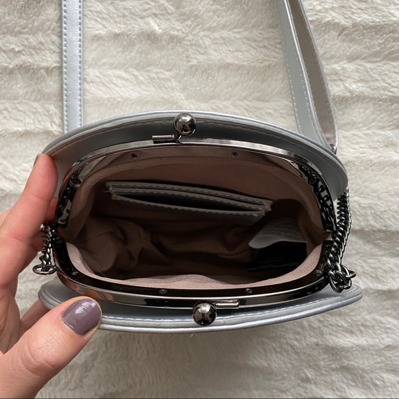 Silver Circle Handbag - Picture 3 of 7